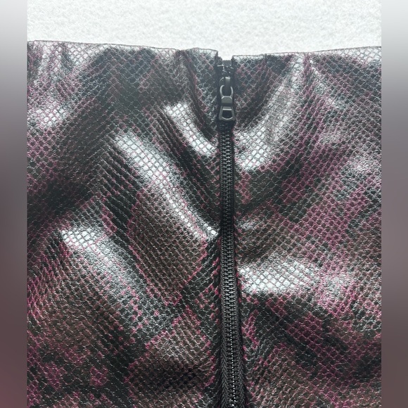 Jason Wu Snake Print Faux Leather lined Mini Skirt Purple Black Size 14 - Picture 5 of 8
